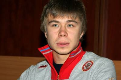 Елистратов выиграл золото чемпионата Европы по шорт-треку на дистанции 1500 метров