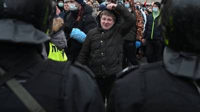 Носители коронавируса пришли на незаконную акцию протеста в Москве