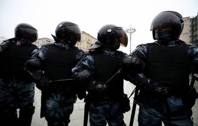 СК начал проверку по фактам применения насилия к полицейским на акциях в Москве