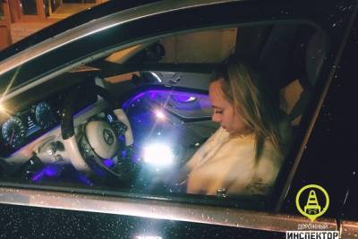 Сотрудница ЗакСа Анна Довгалюк на Mercedes попалась пьяной за рулем
