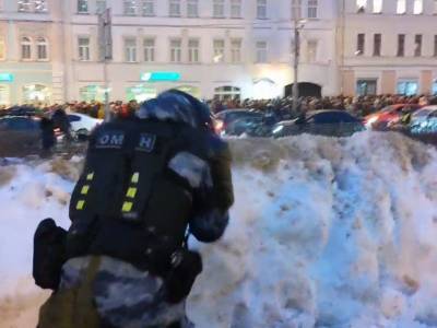 Первые пошли: за нападение на полицейских на акции за Навального возбуждены уголовные дела