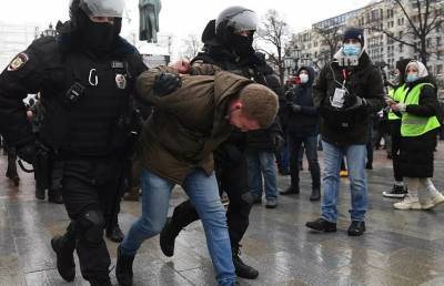 В Москве в ходе протестов пострадали 42 силовика – источник ТАСС
