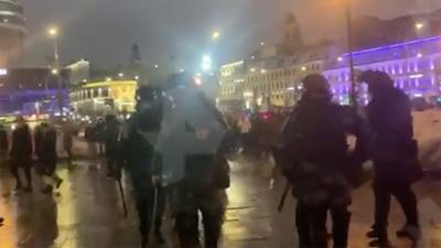 В Москве участники незаконного митинга напали на силовиков