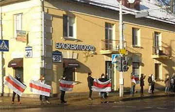 Все районы Минска сегодня выстроились в цепи солидарности