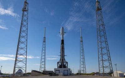 Запуск ракеты Falcon 9 отложили на сутки из-за погодных условий