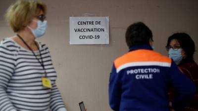 Во Франции число вакцинировавшихся от COVID-19 возросло до 1 млн