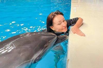 Нонна Гришаева оценила дельфинотерапию