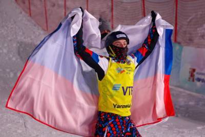 Максим Буров занял первое место в лыжной акробатике на этапе Кубке мира по фристайлу