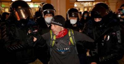 Акции протеста в РФ: силовики задержали более двух тысяч человек (ФОТО, ВИДЕО)