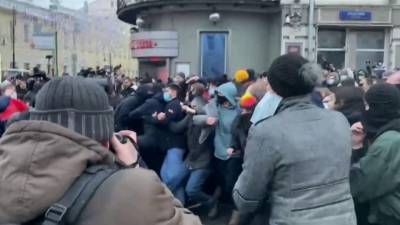 В российских городах прошли несанкционированные акции в поддержку оппозиционера Навального