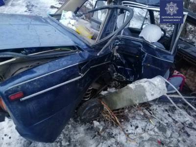 ВАЗ смяло в "гармошку": в Лисичанске произошло серьезное ДТП (фото)