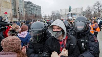 Протестующих россиян подогрели старым фото из Минска