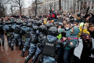 Фото дня: Как полиция разгоняла, задерживала и избивала участников акции «Свободу Навальному!» в Москве