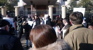 Свыше 80 человек в Тбилиси поддержали российских политзаключенных