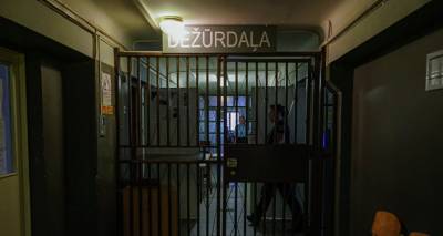 В Юрмале и Лиепае прошли задержания: полиция контролирует соблюдение "комендантского часа"