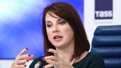 Фигуристка Ирина Слуцкая рассказала о судьбе брошенных на лед подарков