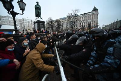 Несогласованные акции протеста в Москве подошли к концу
