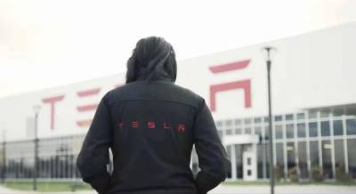 Tesla обвиняет бывшего сотрудника в краже программного кода