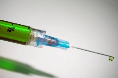 В США мужчина умер спустя несколько часов после прививки от коронавируса