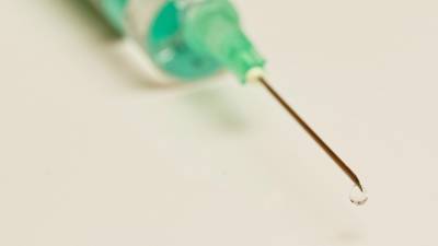 Житель США умер через несколько часов после вакцинации от коронавируса