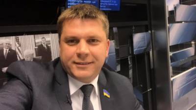 Депутат Лесик напомнил о бездумном отказе Киева от российского кредита