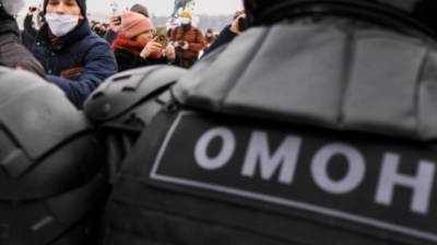 Полиция изучит данные об инциденте с пострадавшей на митинге петербурженке