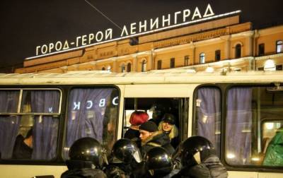 В России на протестах за Навального задержали почти 3,3 тысячи участников