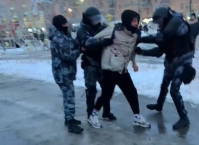 В сети появилось видео задержания рязанского подростка «с пустого места»
