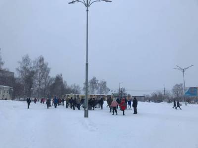 Более 100 человек приняли участие в несогласованной акции в Глазове - gorodglazov.com - Удмуртия