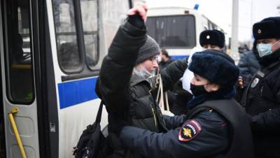 Задержанных на несогласованной акции в Москве несовершеннолетних отпустили