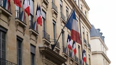 Власти Франции намерены ввести новый локдаун из-за коронавируса