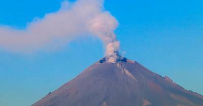 Вулкан Ключевской выбросил столб пепла на рекордные 7,5 км