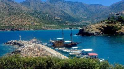 Россиянин на украденном в Турции паруснике проник в Грецию
