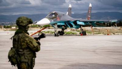 "По-маленькому": в истребителе Су-57 предусмотрели деликатные нештатные ситуации