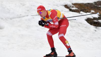 СМИ: Финский лыжник получил травму руки после столкновения с Большуновым