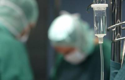 Первую в мире трансплантацию двух рук и плеча провели во Франции