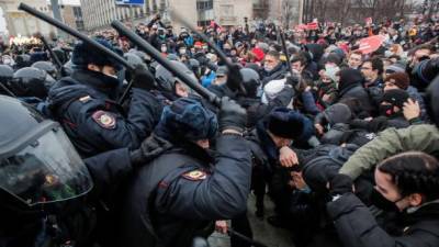 В Кремле обвинили США в поддержке протестов, вспыхнувших из-за ареста Навального