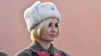 Полина Гагарина показала, как принимала "снежные ванны" с дочерью