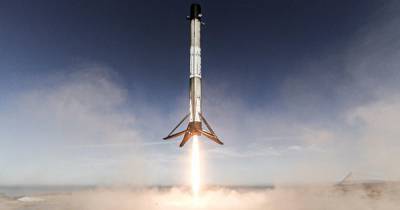 SpaceX удалось запустить в космос ракету с рекордным числом спутников