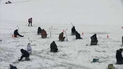 Рязанские любители рыбалки и лыжного кросса организовали «Рыбатлон».