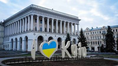 Пожилые украинцы с грустью рассказали о своей мизерной пенсии