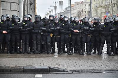 Минский ОМОН предупредил белорусов об ответе на возможные протесты весной
