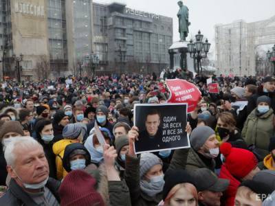 В штабе Навального заявили, что в протестных акциях по всей России участвовали 250–300 тыс. человек