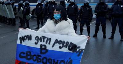 Глава штабов Навального оценил число участников протестных акций по всей России в 250-300 тысяч человек