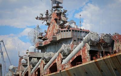 "Украину" разоружат и могут продать: Уруский рассказал о судьбе единственного крейсера