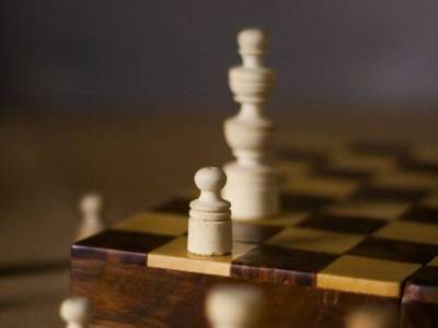 18-летний россиянин Есипенко на шахматном турнире обыграл чемпиона мира Карлсена