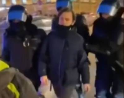 Пострадавшую от полицейского жительницу Санкт-Петербурга готовят к выписке
