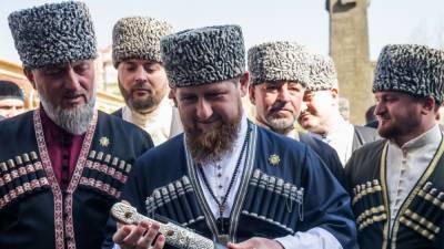 Власти Чечни обещают "решить вопрос" с подравшимся с ОМОНом в Москве