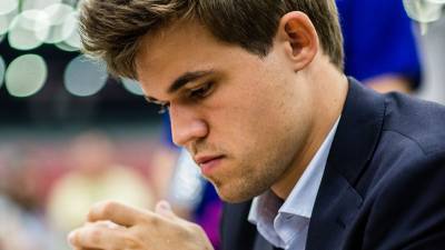 Шахматист из России сенсационно обыграл чемпиона мира Карлсена