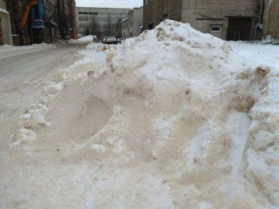 В Калужской области на девочку рухнула снежная крепость, ребенок погиб